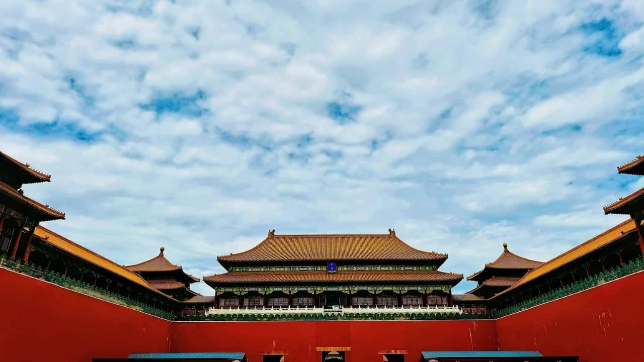 Forbidden City moat and walls at sunset — Beijing private tour