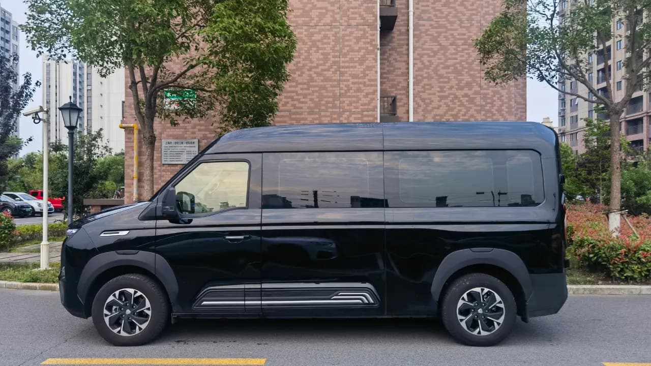 9-Seat Van reference vehicle
