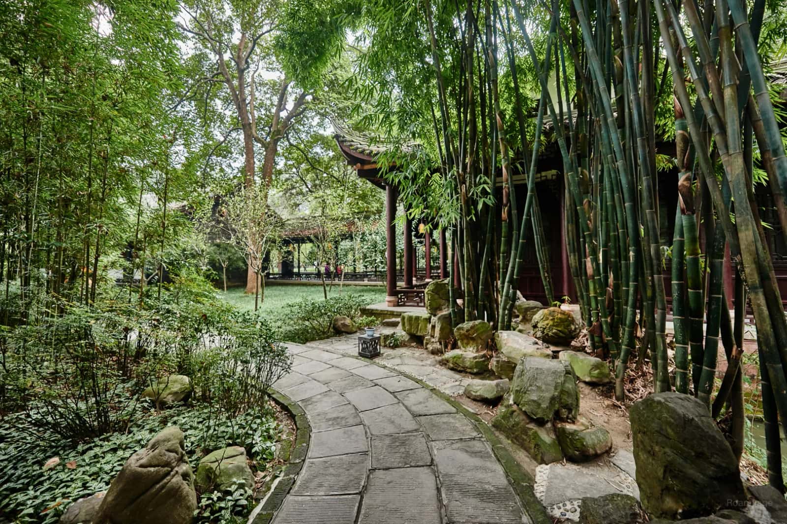 Chengdu Jinli Ancient Street, Wuhou Shrine & People's Park Private Day Tour