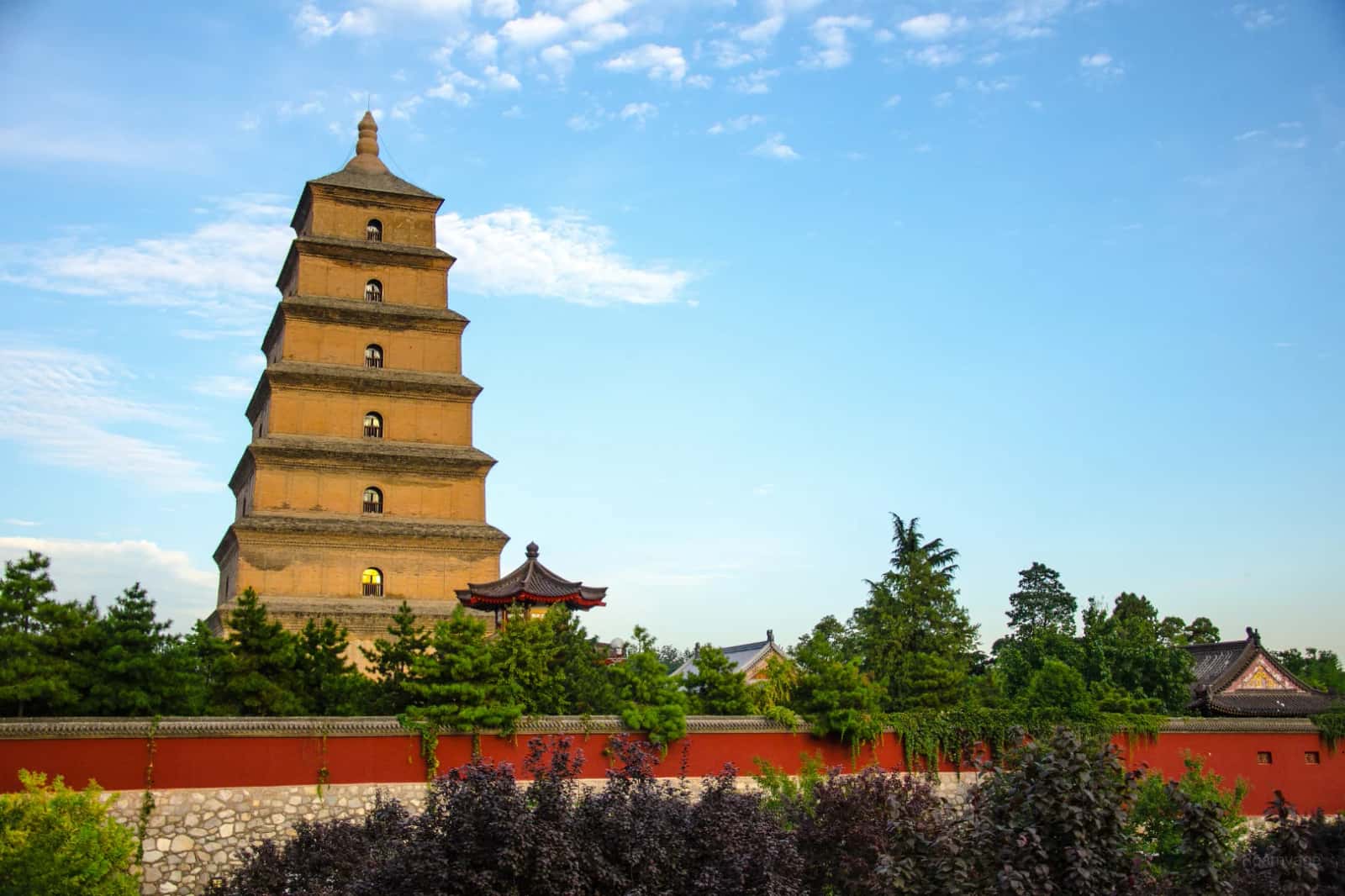 Xi'an Muslim Quarter & Big Wild Goose Pagoda Private Day Tour
